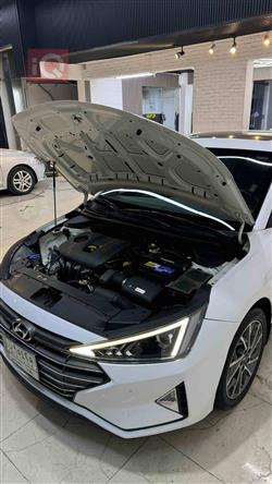 هیوندای ئەلەنترا